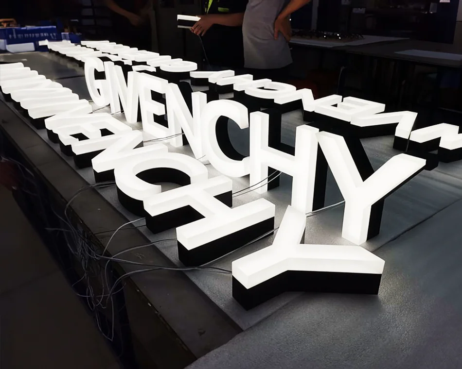 Omnichannel Retail In-Store Branding