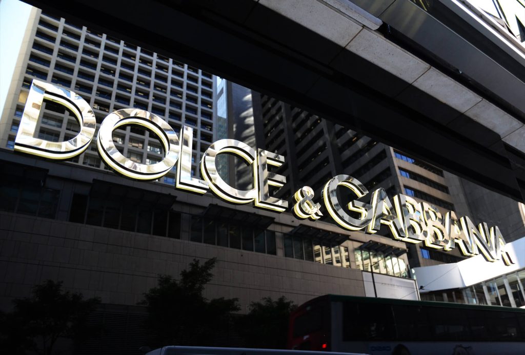 Understanding state-wise dealer board advertising trends helps brands tailor their retail communication for stronger local resonance. Whether it’s the urban sophistication of Maharashtra, the entrepreneurial vibrancy of Gujarat, or the cultural depth of Tamil Nadu, each region demands a distinct visual identity.