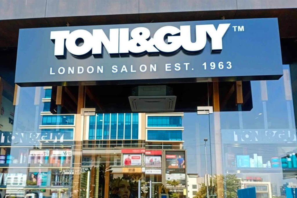 Signage Manufacturers in Delhi: Capabilities, Compliance, and Market Demand